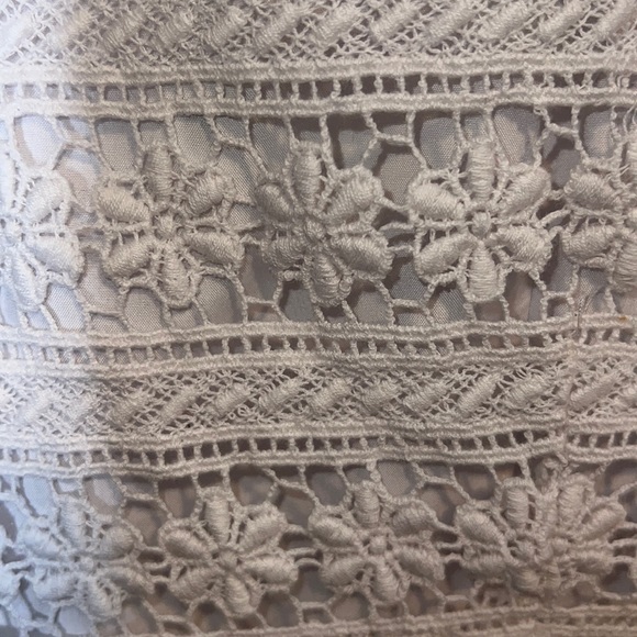 🌸 White Floral Embroidered Dress - Picture 5 of 7